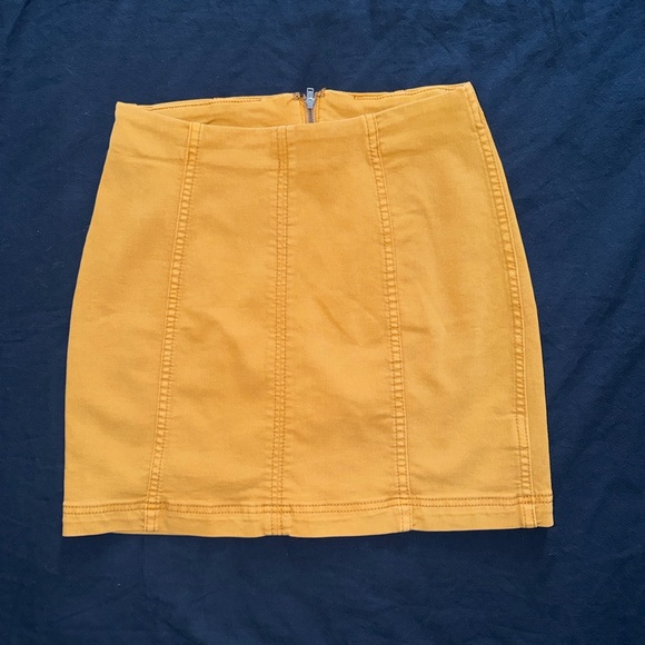 Free People Mustard Yellow Women’s Mini Skirt | Panel Seam Bodycon Skirt |Size 4 - Picture 4 of 6